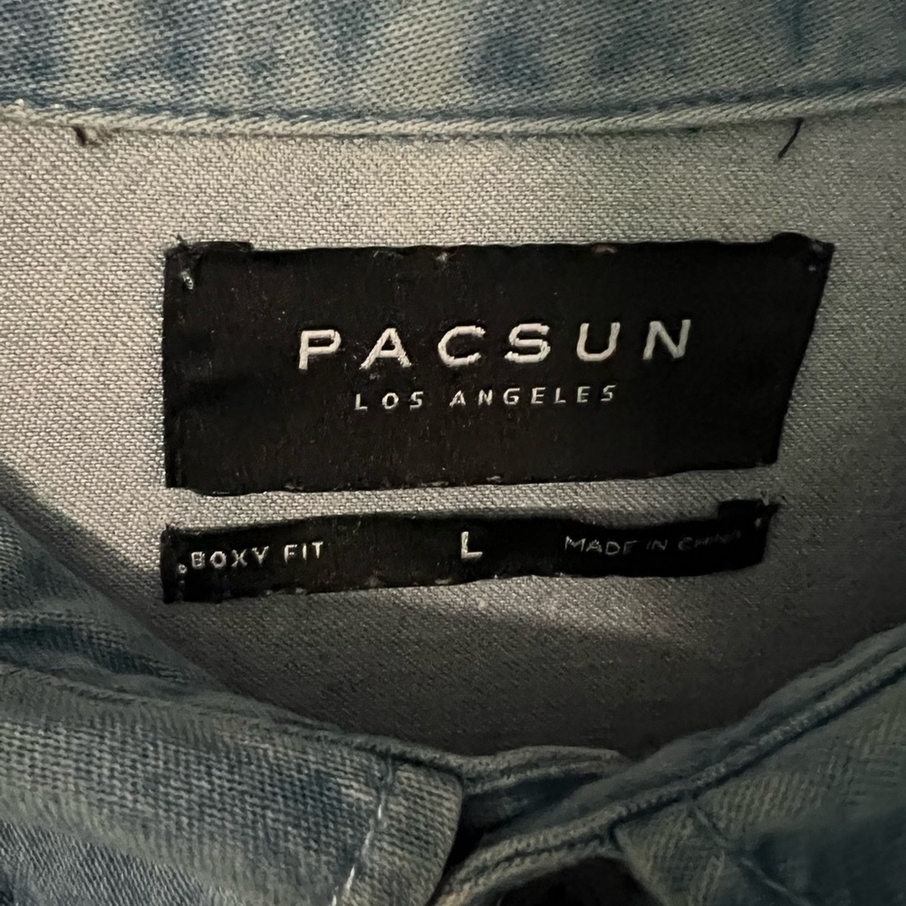 Like new! Distressed look!